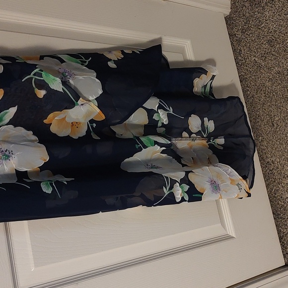 NWT Flower Print Hi-Low Dress - Picture 2 of 6
